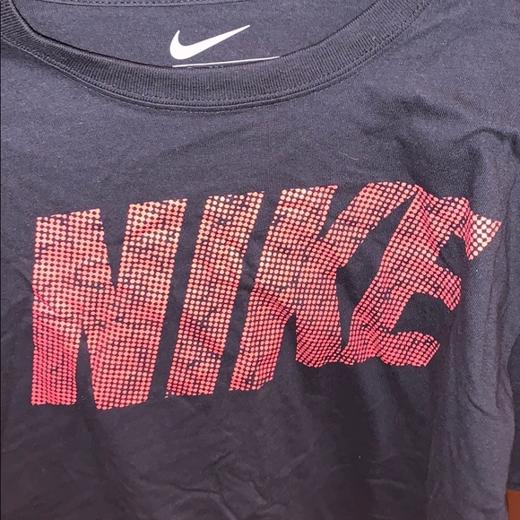 Nike T-shirt - Picture 2 of 4